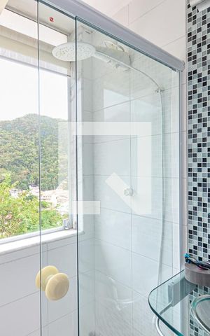 Casa de condomínio à venda com 290m², 4 quartos e 1 vaga Casa de condomínio à venda com 290m², 4 quartos e 1 vagaSuite 2