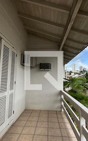 Casa à venda com 300m², 5 quartos e 2 vagasVaranda