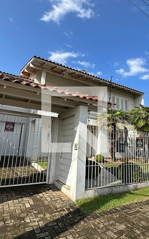 Casa à venda com 300m², 5 quartos e 2 vagasFachada