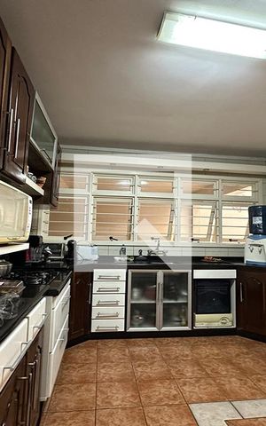 Casa à venda com 300m², 5 quartos e 2 vagasCozinha
