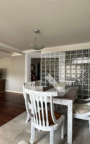 Casa à venda com 300m², 5 quartos e 2 vagasSala