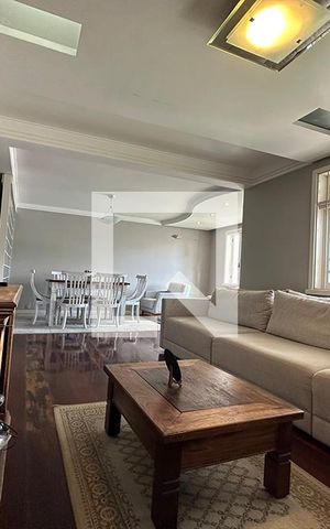 Casa à venda com 300m², 5 quartos e 2 vagasSala