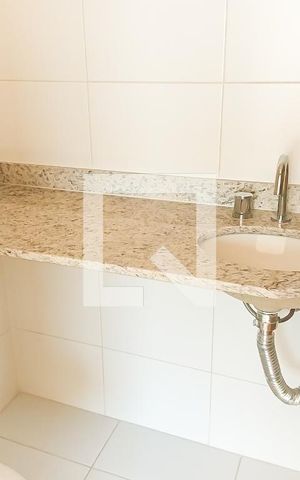 Apartamento à venda com 75m², 3 quartos e 2 vagas Apartamento à venda com 75m², 3 quartos e 2 vagasBanheiro da Suíte