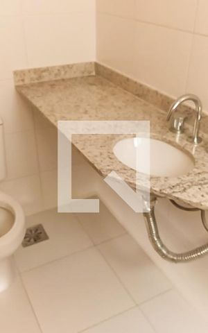 Apartamento à venda com 75m², 3 quartos e 2 vagas Apartamento à venda com 75m², 3 quartos e 2 vagasBanheiro da Suíte