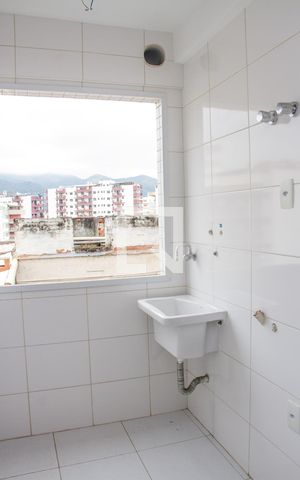 Apartamento à venda com 81m², 3 quartos e 1 vagaÁrea de Serviço