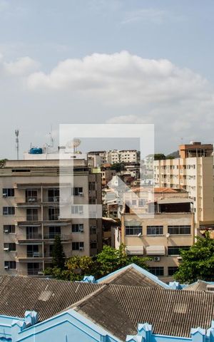 Apartamento à venda com 81m², 3 quartos e 2 vagasSuíte - Janela