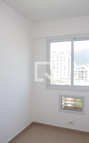 Apartamento à venda com 81m², 3 quartos e 2 vagasQuarto 02