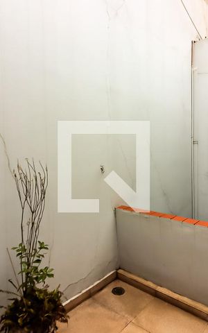 Casa à venda com 278m², 4 quartos e 4 vagas Casa à venda com 278m², 4 quartos e 4 vagasSacada 1