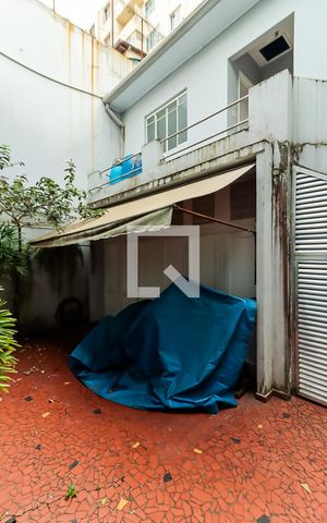 Casa à venda com 278m², 4 quartos e 4 vagas Casa à venda com 278m², 4 quartos e 4 vagasQuintal