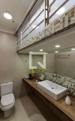 Casa à venda com 278m², 4 quartos e 4 vagas Casa à venda com 278m², 4 quartos e 4 vagasBanheiro Social