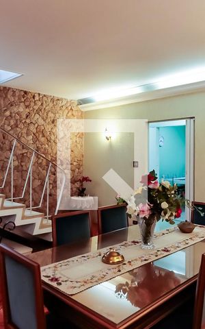 Casa à venda com 278m², 4 quartos e 4 vagas Casa à venda com 278m², 4 quartos e 4 vagasSala de Jantar