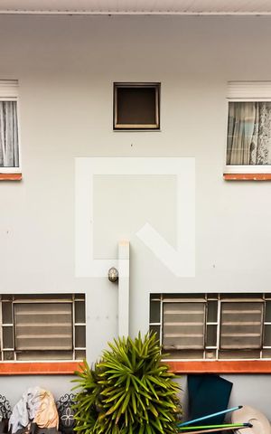 Casa à venda com 278m², 4 quartos e 4 vagas Casa à venda com 278m², 4 quartos e 4 vagasEdícula