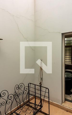 Casa à venda com 278m², 4 quartos e 4 vagas Casa à venda com 278m², 4 quartos e 4 vagasSacada 1