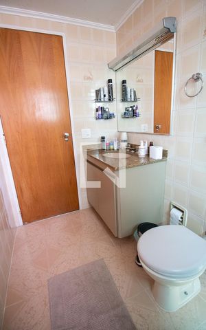 Apartamento à venda com 120m², 4 quartos e 2 vagas Apartamento à venda com 120m², 4 quartos e 2 vagasBanheiro do Quarto 1 e 2