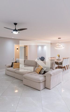 Apartamento à venda com 200m², 3 quartos e 2 vagasSala