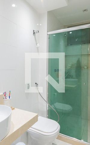 Apartamento à venda com 200m², 3 quartos e 2 vagasBanheiro Suíte 1