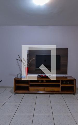 Casa à venda com 390m², 4 quartos e 4 vagas Casa à venda com 390m², 4 quartos e 4 vagasSala de TV