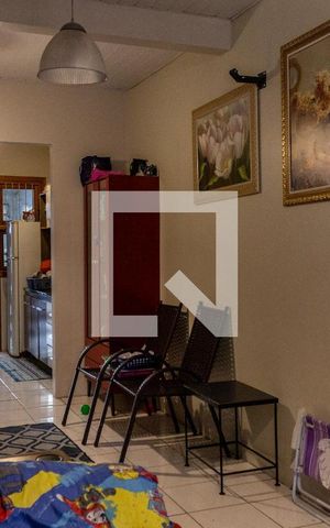 Casa à venda com 40m², 2 quartos e 1 vaga Casa à venda com 40m², 2 quartos e 1 vagaSala