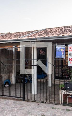 Casa à venda com 40m², 2 quartos e 1 vaga Casa à venda com 40m², 2 quartos e 1 vagaFachada