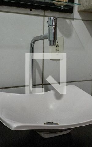 Casa à venda com 40m², 2 quartos e 1 vaga Casa à venda com 40m², 2 quartos e 1 vagaBanheiro