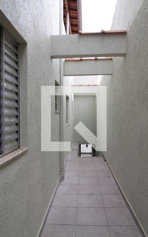 Casa à venda com 280m², 3 quartos e 1 vaga Casa à venda com 280m², 3 quartos e 1 vagaCorredor