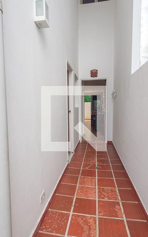 Casa de condomínio para alugar com 90m², 3 quartos e 3 vagas Casa de condomínio para alugar com 90m², 3 quartos e 3 vagasCorredor