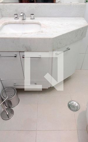 Apartamento à venda com 175m², 3 quartos e 1 vagaBanheiro da Suíte 2