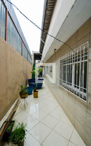 Casa à venda com 430m², 4 quartos e 5 vagasCorredor Externo
