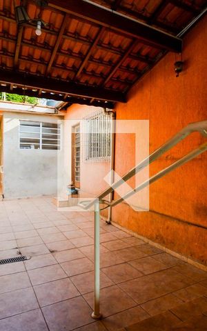 Casa à venda com 190m², 2 quartos e 2 vagas Casa à venda com 190m², 2 quartos e 2 vagasVaranda