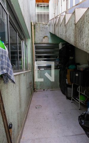 Casa à venda com 225m², 3 quartos e 1 vaga Casa à venda com 225m², 3 quartos e 1 vagaQuintal
