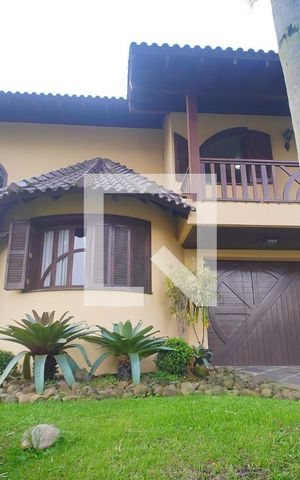 Casa à venda com 450m², 3 quartos e 2 vagasFachada