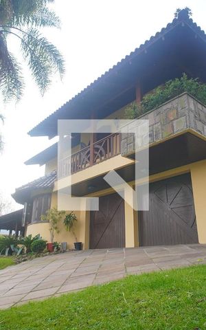 Casa à venda com 450m², 3 quartos e 2 vagasFachada