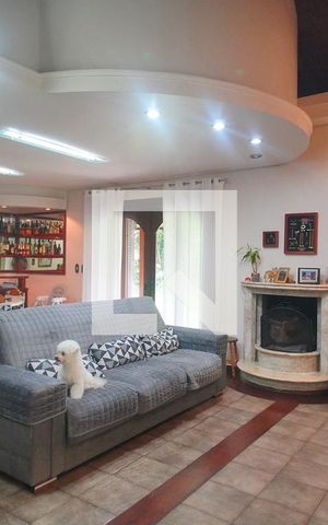 Casa à venda com 450m², 3 quartos e 2 vagasSala de TV