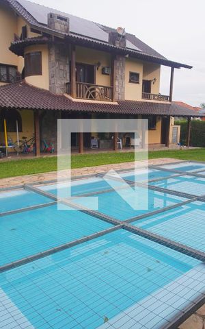 Casa à venda com 450m², 3 quartos e 2 vagasPiscina