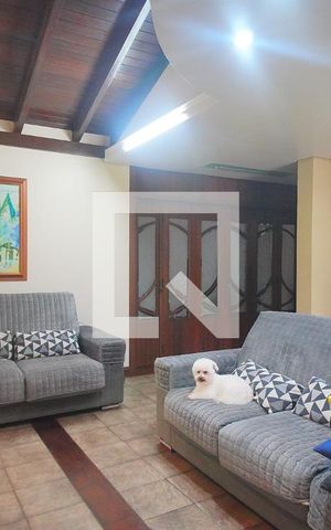 Casa à venda com 450m², 3 quartos e 2 vagasSala de TV