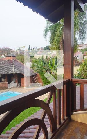 Casa à venda com 450m², 3 quartos e 2 vagasSacada do quarto 1