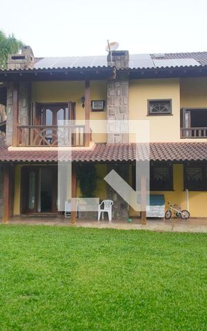 Casa à venda com 450m², 3 quartos e 2 vagasÁrea externa