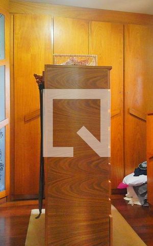 Casa à venda com 450m², 3 quartos e 2 vagasCloset da suíte