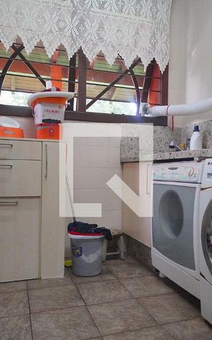 Casa à venda com 450m², 3 quartos e 2 vagasÁrea de Serviço