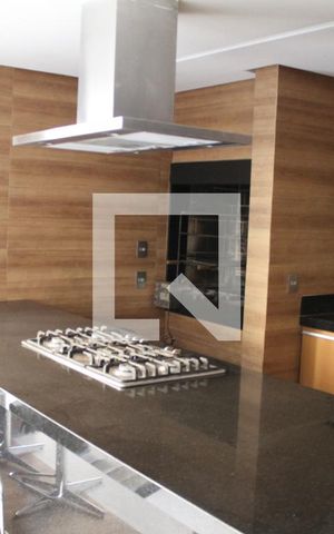 Apartamento à venda com 250m², 4 quartos e 2 vagasChurrasqueira
