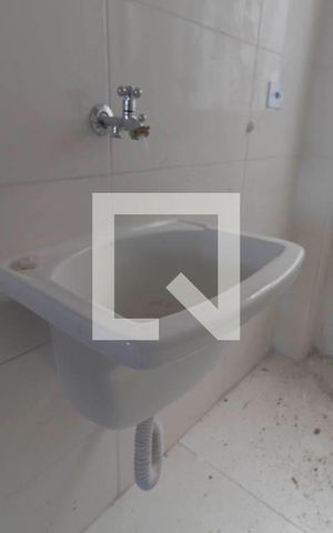 Apartamento para alugar com 32m², 2 quartos e sem vaga Apartamento para alugar com 32m², 2 quartos e sem vagaCozinha e Área de Serviço