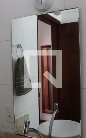 Apartamento à venda com 94m², 3 quartos e 1 vaga Apartamento à venda com 94m², 3 quartos e 1 vagaDetalhe do banheiro