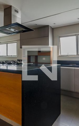 Apartamento à venda com 140m², 3 quartos e 2 vagasCozinha