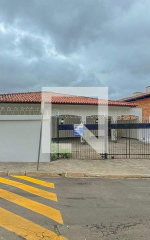 Casa à venda com 463m², 4 quartos e 6 vagas Casa à venda com 463m², 4 quartos e 6 vagasFachada
