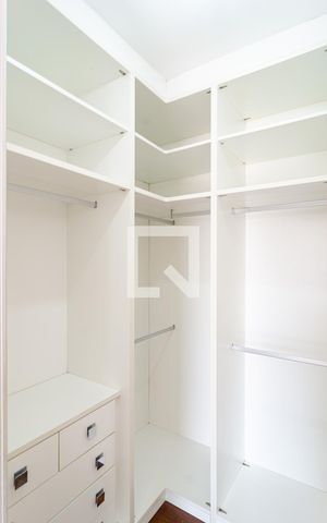 Apartamento para alugar com 81m², 3 quartos e 2 vagas Apartamento para alugar com 81m², 3 quartos e 2 vagasSuíte