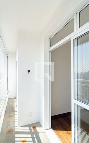Apartamento para alugar com 81m², 3 quartos e 2 vagas Apartamento para alugar com 81m², 3 quartos e 2 vagasVaranda