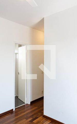 Apartamento para alugar com 81m², 3 quartos e 2 vagas Apartamento para alugar com 81m², 3 quartos e 2 vagasSuíte