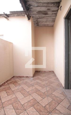 Casa para alugar com 37m², 1 quarto e sem vagaÁrea de Serviço