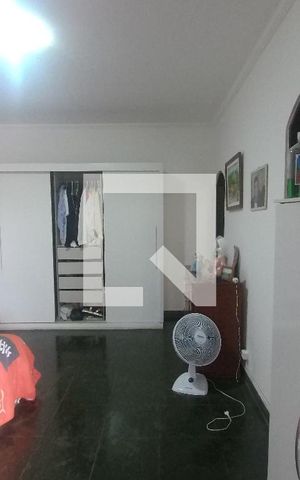 Casa à venda com 330m², 4 quartos e 5 vagasSuíte