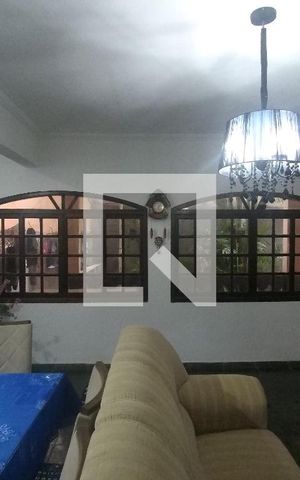 Casa à venda com 330m², 4 quartos e 5 vagasSala de jantar